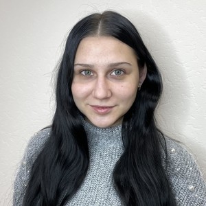 WandaFarmer naked before webcam in live porn chat