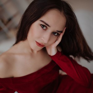 WIKKI_DIVA_ naked before webcam in live porn chat