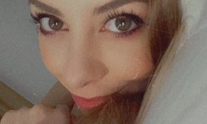 xJoannaBearX naked before webcam in live porn chat