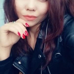 YanaWest naked before webcam in live porn chat