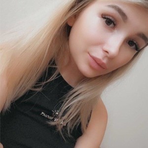 your_lina18_ naked before webcam in live porn chat