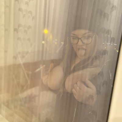 YourGoldfish naked stripping on cam for live sex video chat