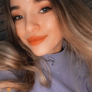 YourSonya_ naked before webcam in live porn chat