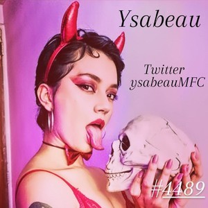 Ysabeau naked before webcam in live porn chat