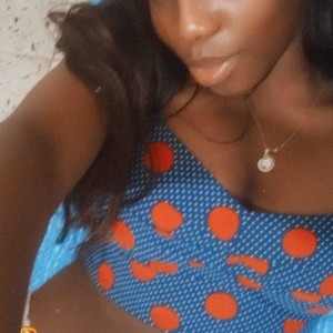 Zobe_love naked before webcam in live porn chat