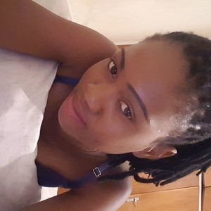 Africansmile naked before webcam in live porn chat