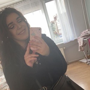 AgnesDirty naked before webcam in live porn chat