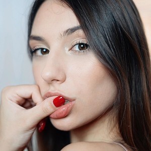 AlexaBlancOh naked before webcam in live porn chat