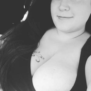 Allie_23 naked before webcam in live porn chat