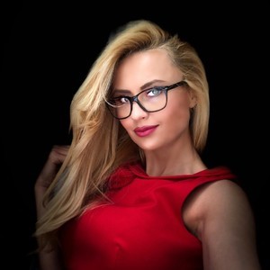 AnastasiaBell naked before webcam in live porn chat