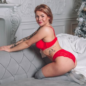 AndyMoorMoor naked before webcam in live porn chat