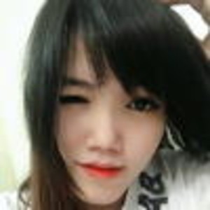 Apple_BB naked before webcam in live porn chat