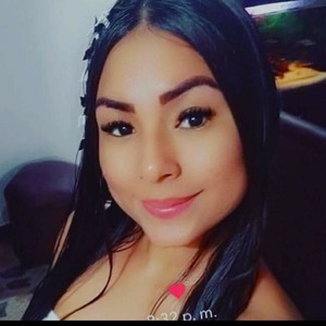 Arisha_20 naked before webcam in live porn chat