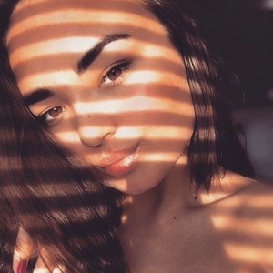 AsaAkiraa naked before webcam in live porn chat