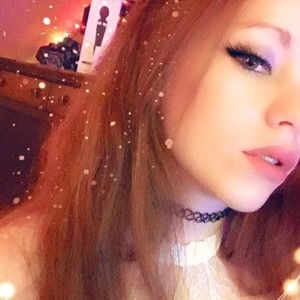AstraeaSiren naked before webcam in live porn chat