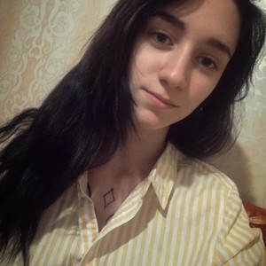 BonnieStarX naked before webcam in live porn chat
