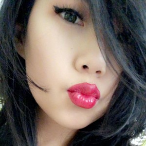ButtercupA naked before webcam in live porn chat