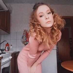 Carame69 naked before webcam in live porn chat