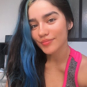 Charlotte_c naked before webcam in live porn chat
