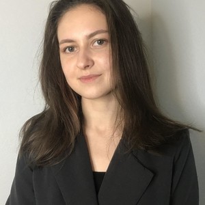 CloverNelson naked before webcam in live porn chat