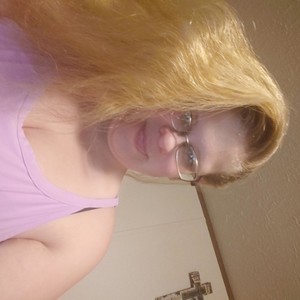 cocomoons naked before webcam in live porn chat