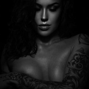 Dana_hobbs naked before webcam in live porn chat