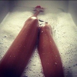 DelightfulBae naked before webcam in live porn chat