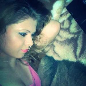 Denisse2015 naked before webcam in live porn chat