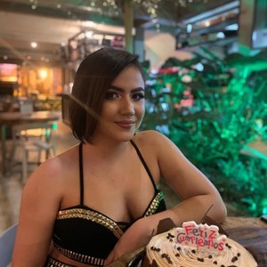 EMILYDICK_ naked before webcam in live porn chat