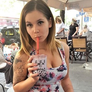 Eper19 naked before webcam in live porn chat
