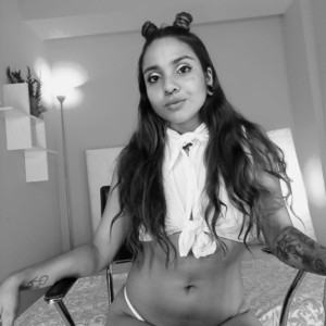 Estefa_rey naked before webcam in live porn chat