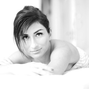 Evelynekitty naked before webcam in live porn chat