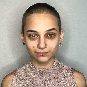 FelyCarreng naked before webcam in live porn chat