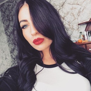 GirlPleasure naked before webcam in live porn chat