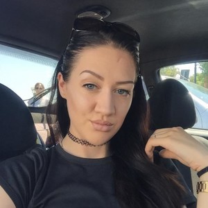 GiuliaSweet23 naked before webcam in live porn chat