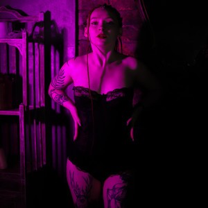 Helen_Mayer naked before webcam in live porn chat