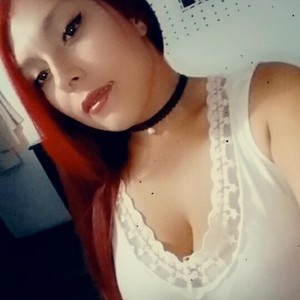 Hema_rose naked before webcam in live porn chat