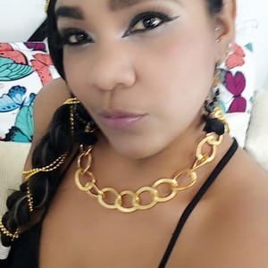 IndianMama naked before webcam in live porn chat