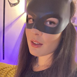 ITakeUrBreath naked before webcam in live porn chat