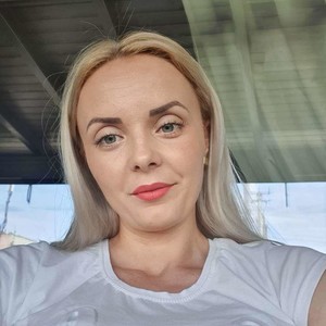 Ivonne_sins naked before webcam in live porn chat