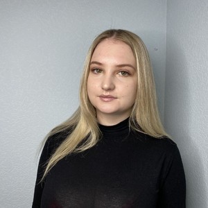 JanisSaler naked before webcam in live porn chat