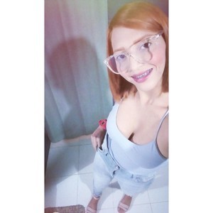 Julietacollin naked before webcam in live porn chat