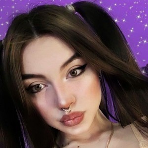 Kate__Moore naked before webcam in live porn chat