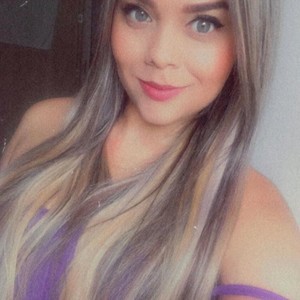 Katy_johnson naked before webcam in live porn chat
