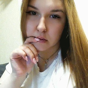 Kelly_Kins naked before webcam in live porn chat