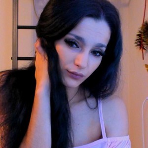 Ketlin naked before webcam in live porn chat