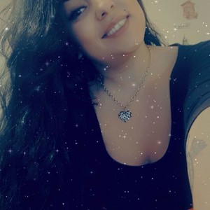 LilyNaughty naked before webcam in live porn chat