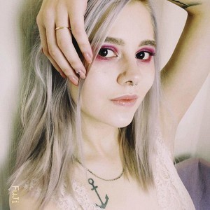 Lovelymiracle naked before webcam in live porn chat
