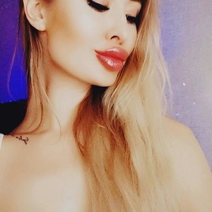 MarySweety_ naked before webcam in live porn chat