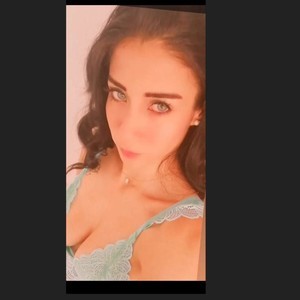 Meganntaylorr naked before webcam in live porn chat